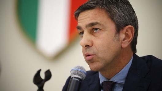 确指出了问, 和防守保障 确指出了问, 和防守保障